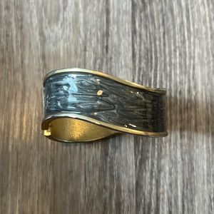 Gold and grey fashion bracelet